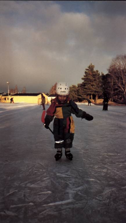 Rikard skating January 2000
